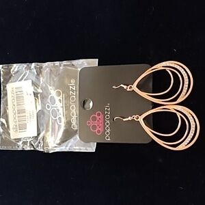 Paparazzi Earrings NWT
